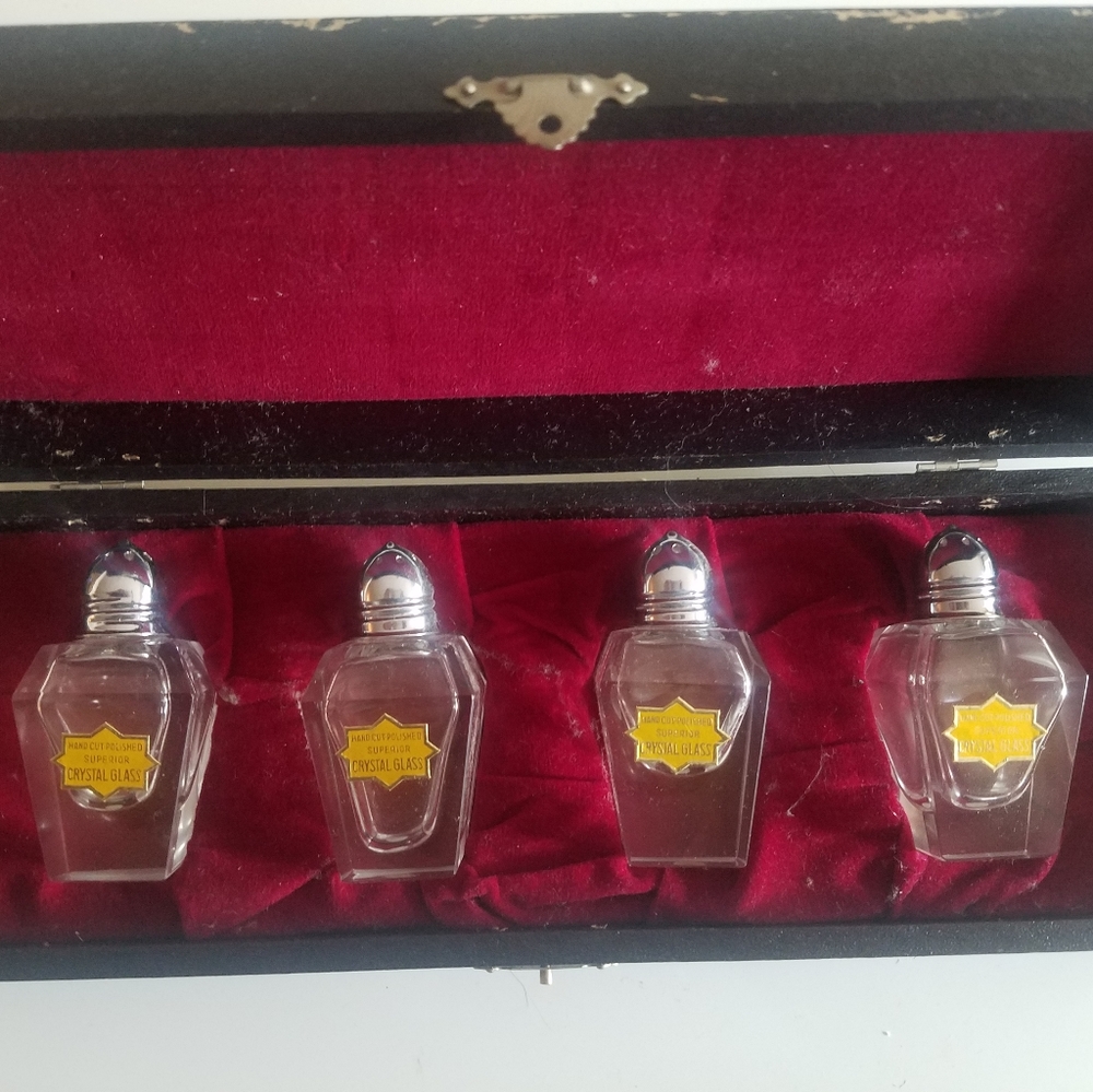 Hand Cut Polished Superior Crystal Glass salt and Pepper